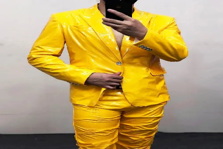 Wearstify Yellow Suit.